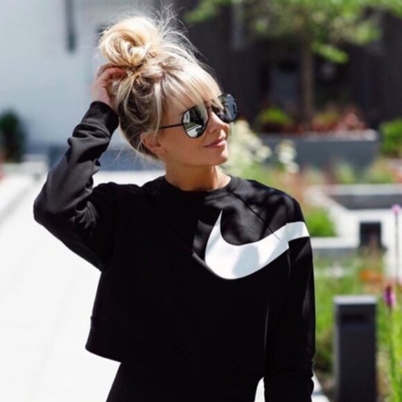 Nike Versa Cropped Sweatshirt, Black, XS - Picture 1 of 15